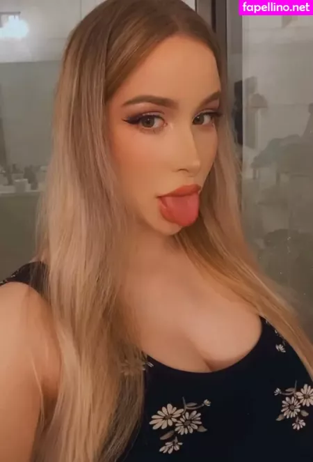 Izzy G 2 OnlyFans Thumbnail #E5SM3k3MBv