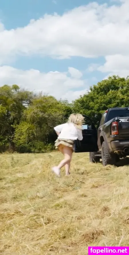 Izzy Hammond OnlyFans Thumbnail #sTRlYCN1Px