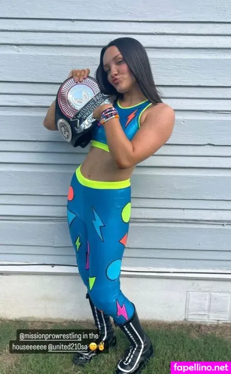 Izzy Moreno OnlyFans Thumbnail #VoMnsIaK73