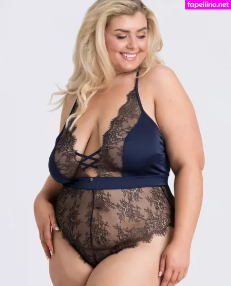 Izzy Nicholls OnlyFans Thumbnail #9Bsnmt9MzW