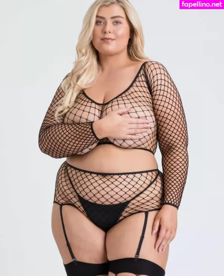 Izzy Nicholls OnlyFans Thumbnail #A71uMBC5JF