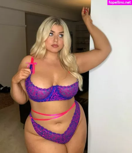Izzy Nicholls OnlyFans Thumbnail #NiPkPJhYTY