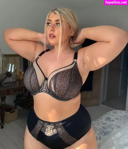 Izzy Nicholls OnlyFans Thumbnail #d4JhODLkck