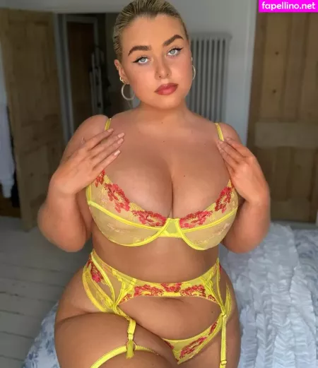 Izzy Nicholls OnlyFans Thumbnail #uOLGz7EV0l
