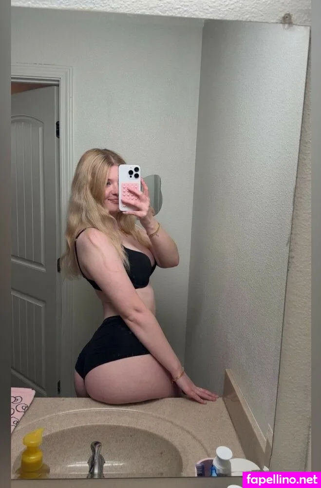 Izzyynicolee, izzyluvaa, lilyrose8009 Nude Leaked OnlyFans Photo #QmWRePRvgu