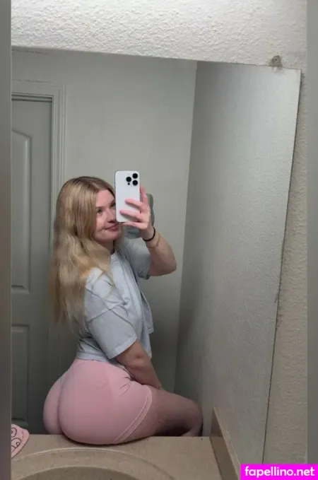 Izzy Nicole OnlyFans Thumbnail #j7oCiF81wC
