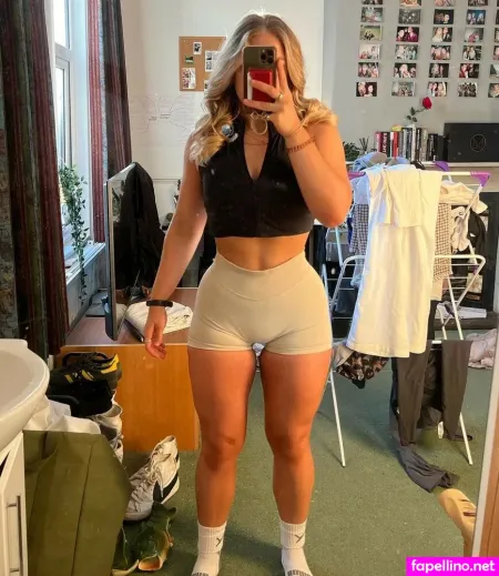 Izzy Swin OnlyFans Thumbnail #I67RPP7sWD