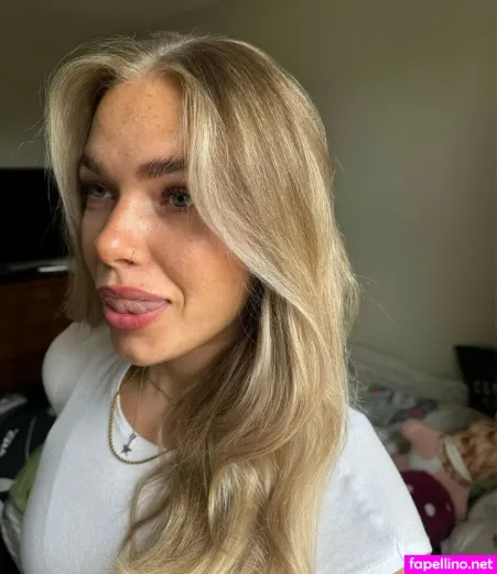 Izzy Swin OnlyFans Thumbnail #TOBFLkxBsY