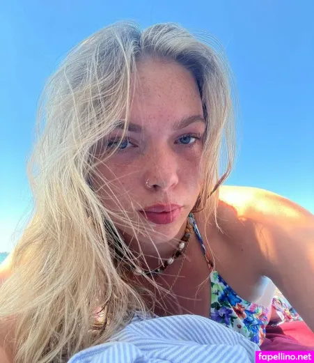 Izzy Swin OnlyFans Thumbnail #nWstA8sNTo