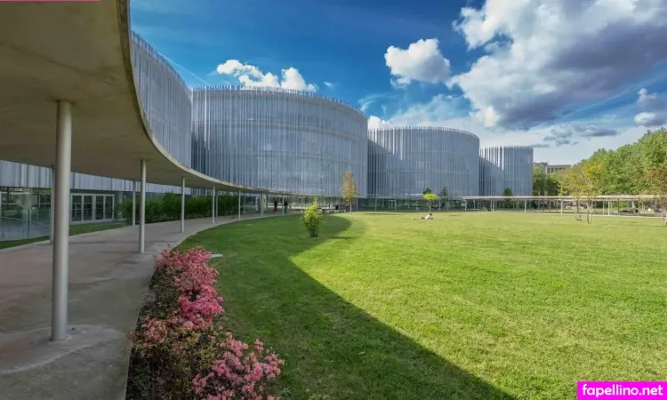 Izzy Wurst Main Profile Photo