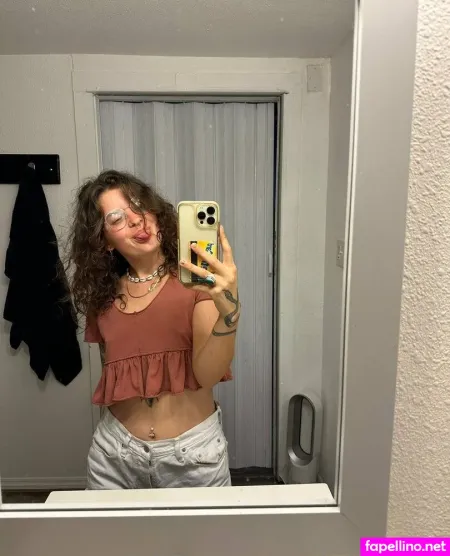 Izzybella Xoxoo OnlyFans Thumbnail #0OmhzcMVNf