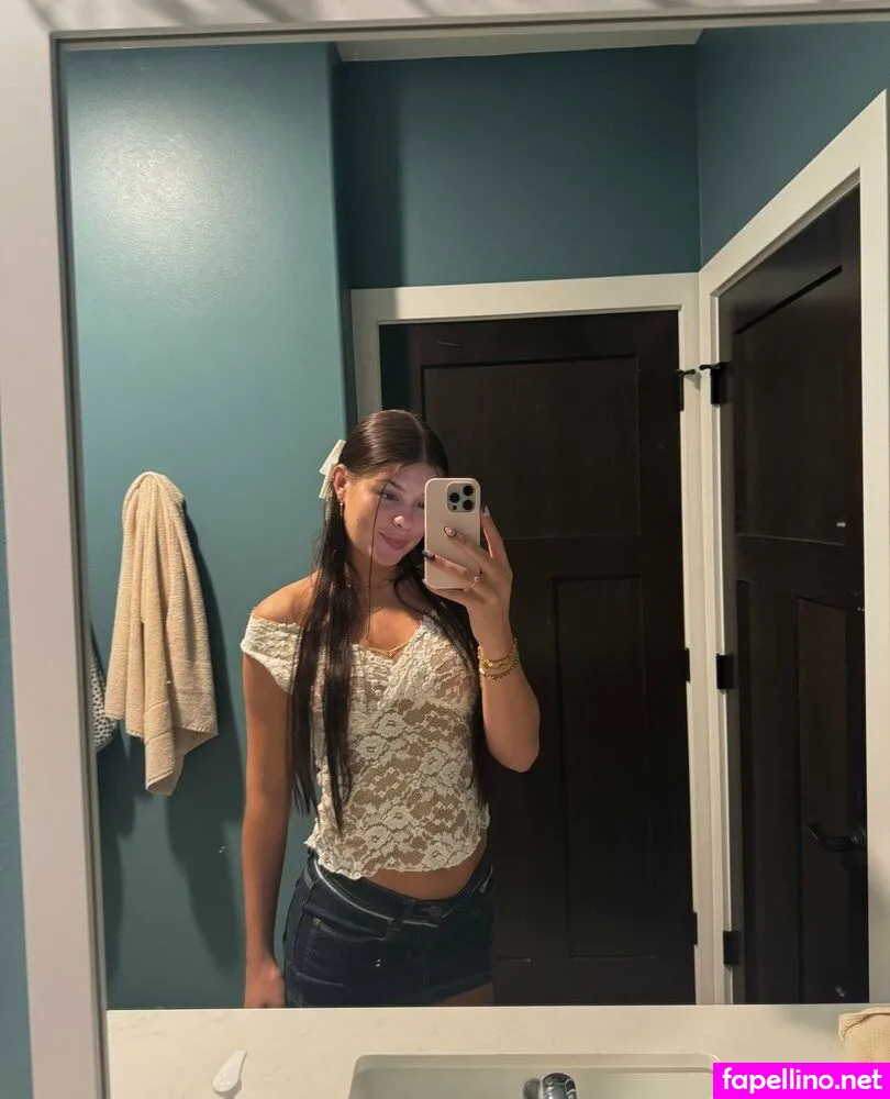 izzyliciousss, izzyliciousss_ Nude Leaked OnlyFans Photo #BKtFOV9aEN