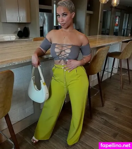 Izzypaigeee OnlyFans Thumbnail #7qSOoetnpj