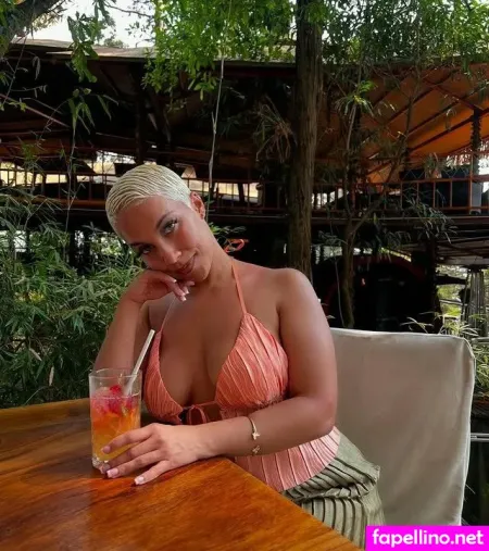 Izzypaigeee OnlyFans Thumbnail #TXS6SuAbfV