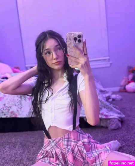 Izzyuwuu OnlyFans Thumbnail #24fMHtynGC