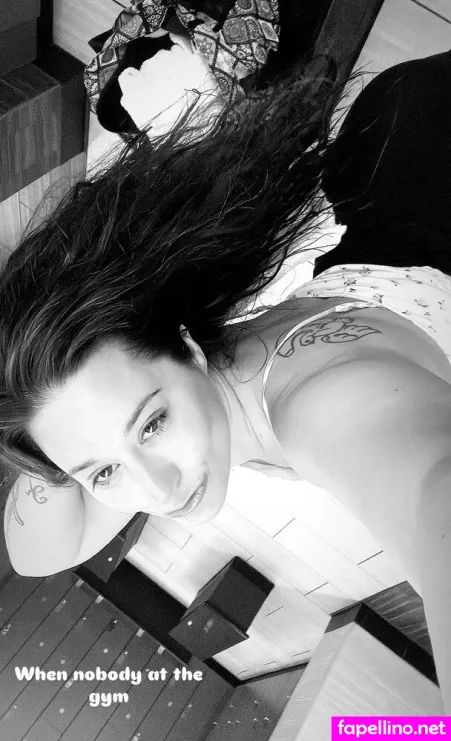 J Essence OnlyFans Thumbnail #7L6qKNd1Wg