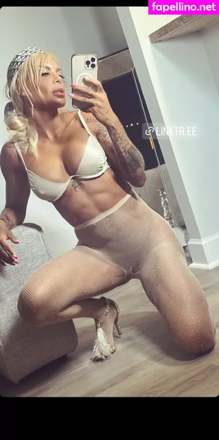 Jackie Vera OnlyFans Thumbnail #HrloRZQCNa