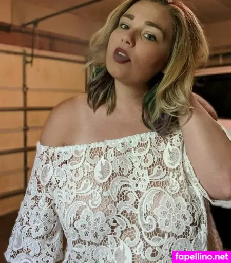 Jade Needs A Light OnlyFans Thumbnail #Z5h2RA185g