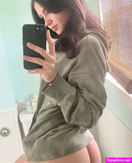 Jadesprays OnlyFans Thumbnail #vfbbUNTQ0B