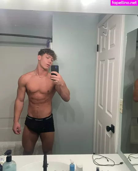 Jakesanent OnlyFans Thumbnail #AP72o5zrYD