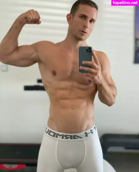 Jakubstefanofreepage OnlyFans Thumbnail #ioY4MeVN3K