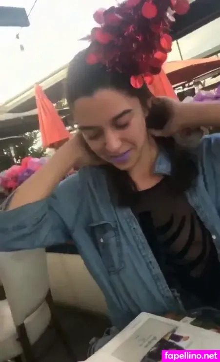 Jamie Loftus OnlyFans Thumbnail #4aKytIpiZW