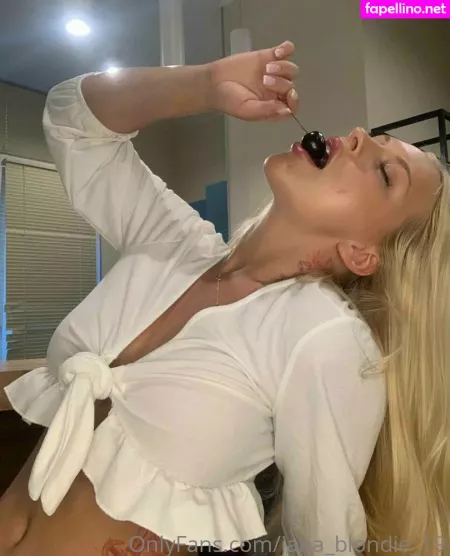 Jana Blondie 19 OnlyFans Thumbnail #H1zN3zQdnq