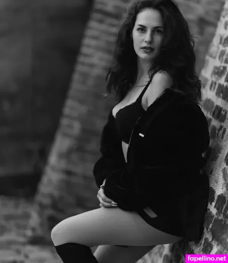 Jana Esser OnlyFans Thumbnail #QOxgnGCg1W