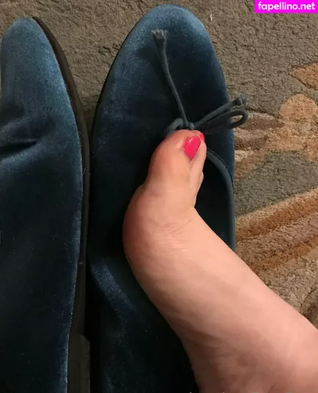 Janeleecutefeet OnlyFans Thumbnail #GIzZZY3MY5