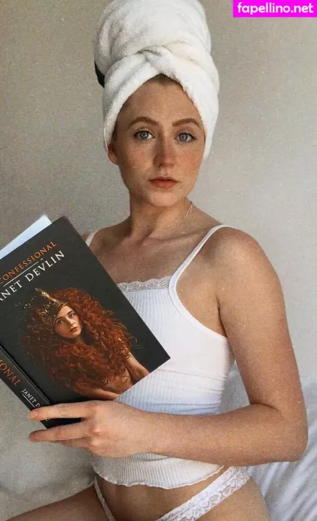Janet Devlin OnlyFans Thumbnail #utVioQL2MS