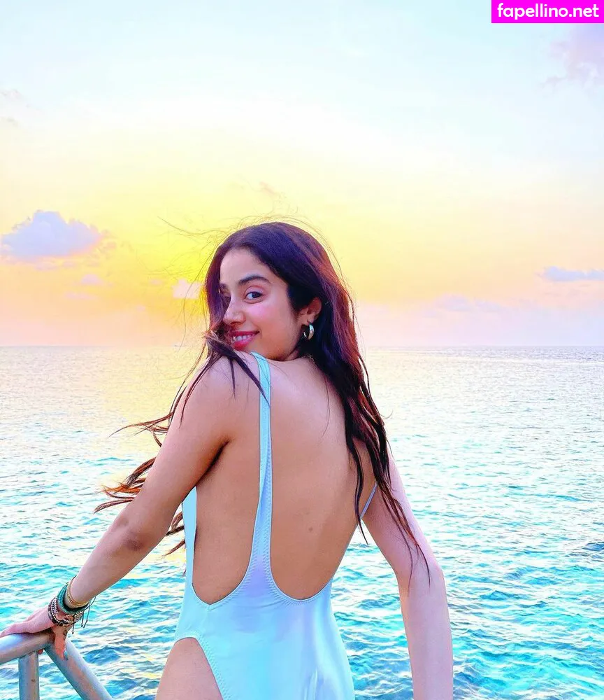 janhvikapoor, janhvikapoorr Nude Leaked OnlyFans Photo #VoCTxVx395