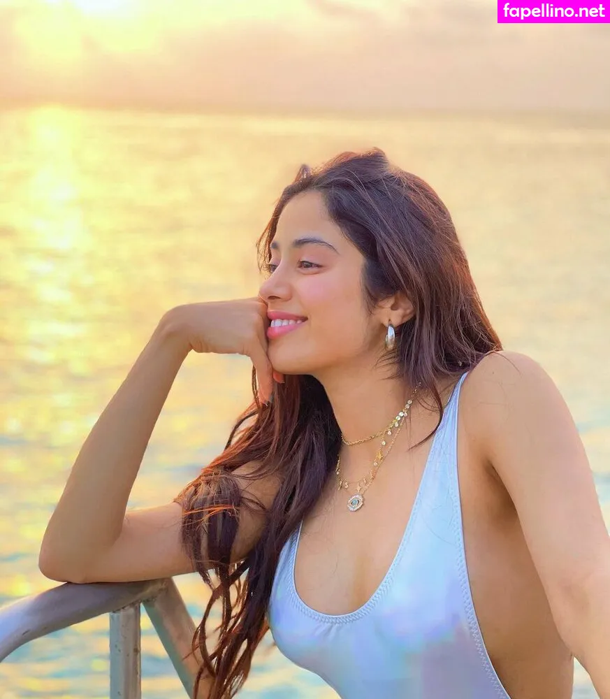 janhvikapoor, janhvikapoorr Nude Leaked OnlyFans Photo #a11aMy15ZG