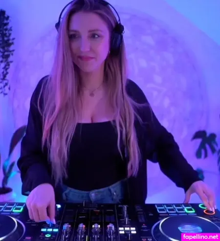 Jani OnlyFans Thumbnail #NljMfvX2kx