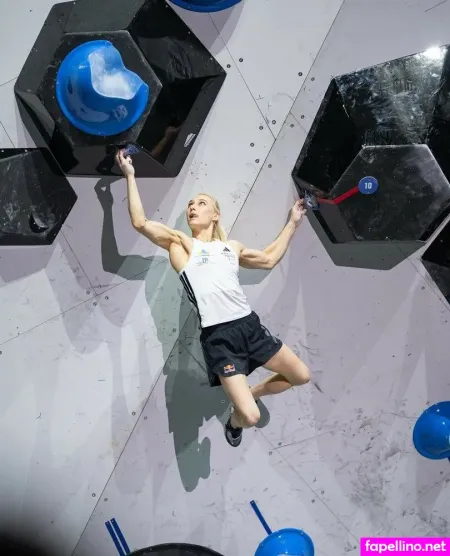 Janja Garnbret OnlyFans Thumbnail #gJtGiQn1JW