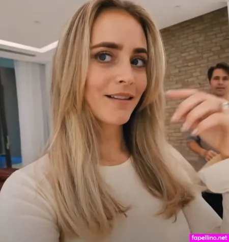 Janni Deler OnlyFans Thumbnail #4p8O992Utk