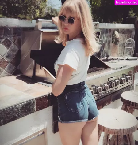 January Jones OnlyFans Thumbnail #DaJ8eCxu8q