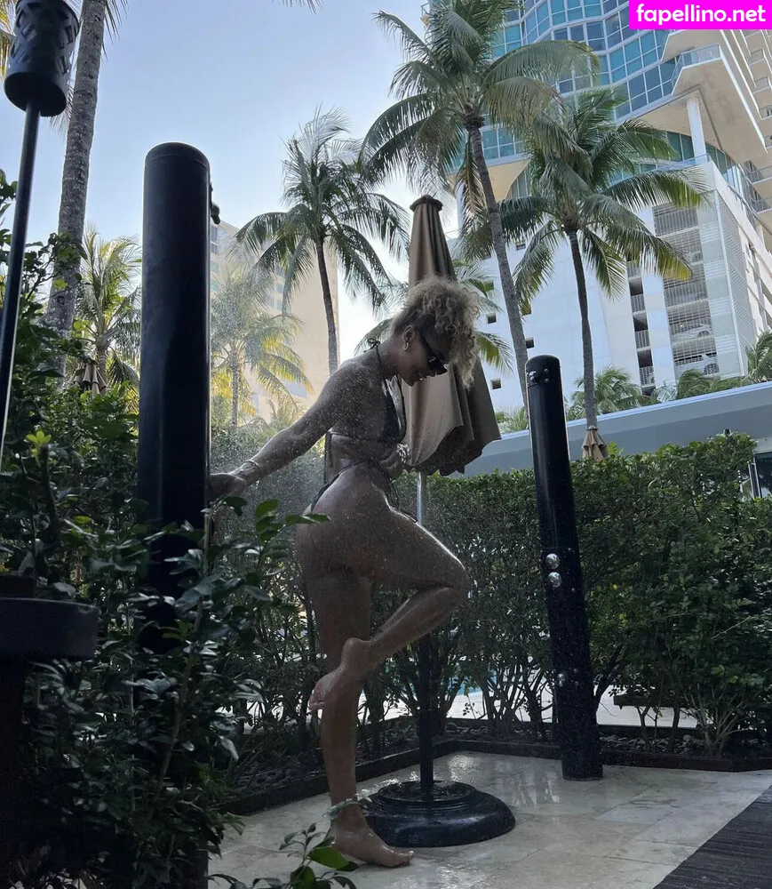 Golden Barbie, golden_barbie, goldenbarbie, jasminesanders Nude Leaked OnlyFans Photo #8Ax4axJWCd