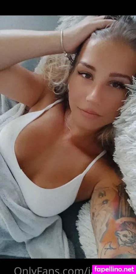Jassie Aniston OnlyFans Thumbnail #HxCRc49y1Q