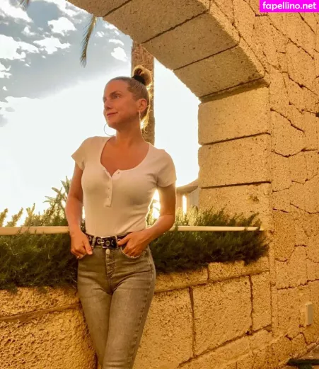 Jeanette Biedermann OnlyFans Thumbnail #IiFsQbzIEb