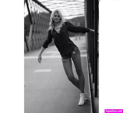 Jeanette Christinee OnlyFans Thumbnail #XuEOi9WTwd