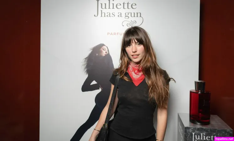 Jeanne Ducourau OnlyFans Thumbnail #GqUpDCXji0