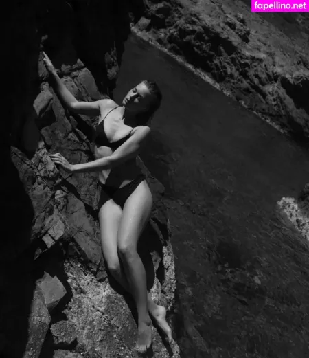 Jeanne Goursaud OnlyFans Thumbnail #3oaydNGSCo