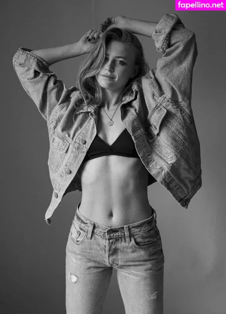 Jeanne Goursaud OnlyFans Thumbnail #Ux1mZm6Z6U