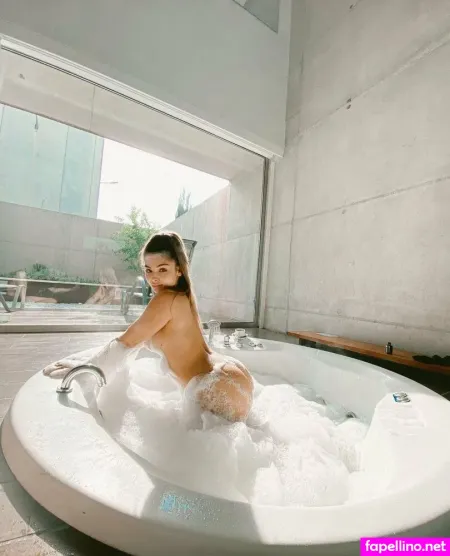 Jeeniibm OnlyFans Thumbnail #1tAZIC54Ey
