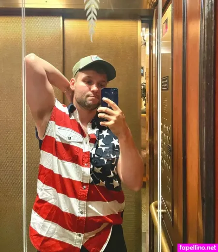 Jeffreycarter 1 OnlyFans Thumbnail #UuzA0E6mA9
