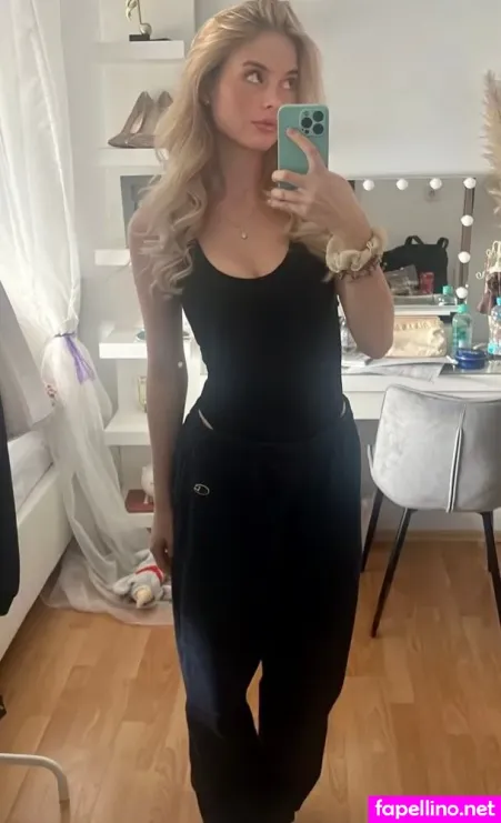 Jellina OnlyFans Thumbnail #JnxNcjhaSs