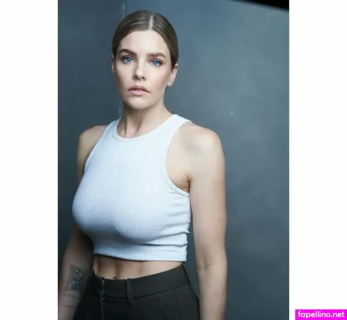 Jenna Rosenow Main Profile Photo