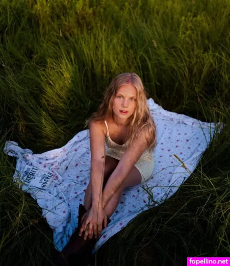 Jenna Warren OnlyFans Thumbnail #CLczfOiMTZ