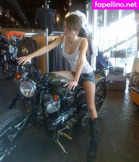 Jenni Lee OnlyFans Thumbnail #k8L6ZmUuuh