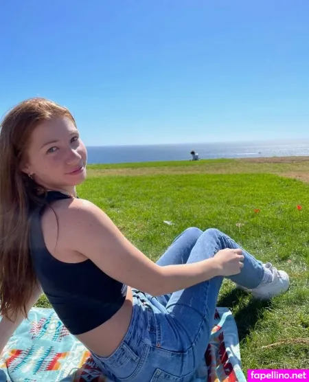 Jenniethejester OnlyFans Thumbnail #GsmJ7w1xta